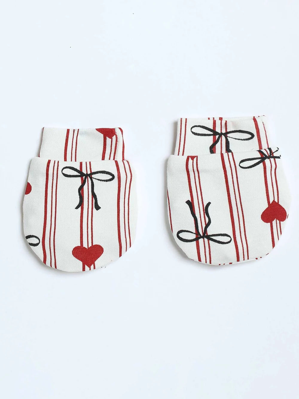 Pannolino gallery: Bowheart | Bamboo Newborn Essentials Set